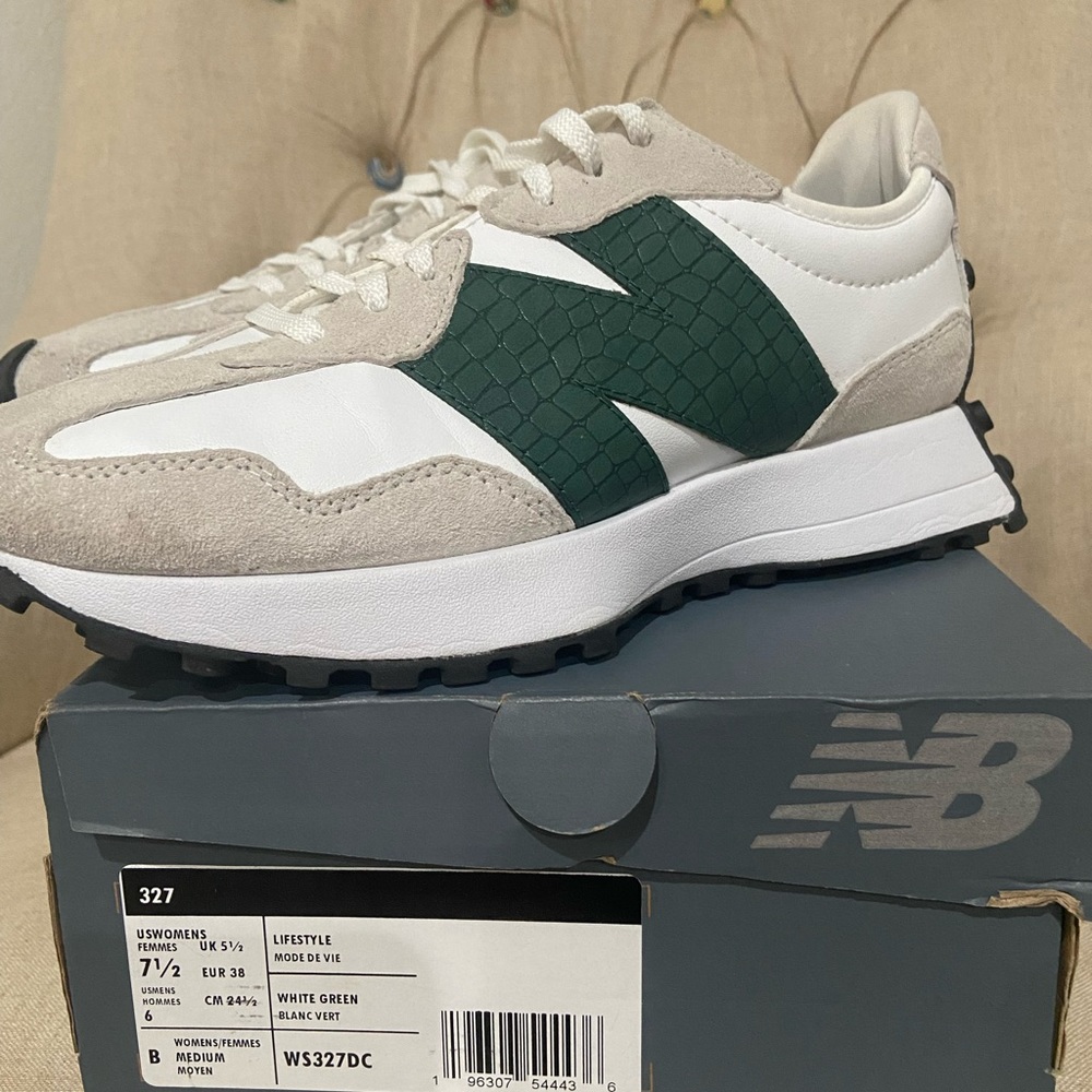 New Balance 327